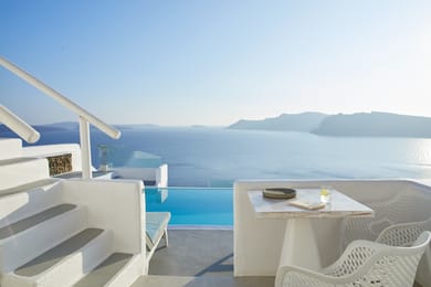 Elegant Suite with Outdoor Hot Tub and Caldera View - Pool Front