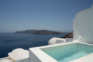 Honeymoon Suite with Outdoor Hot Tub and Caldera View