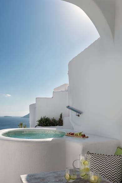 Honeymoon Suite with Outdoor Hot Tub and Caldera View