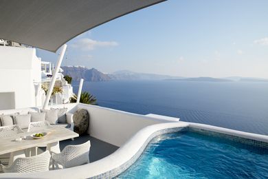 Senior Villa with Outdoor Plunge Pool and Caldera View