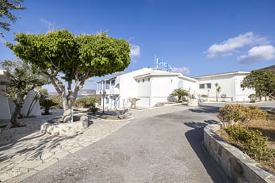 Lassion Beach Hotel - Image 6