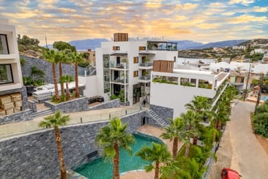 Lazar Lux Suites - Image 3