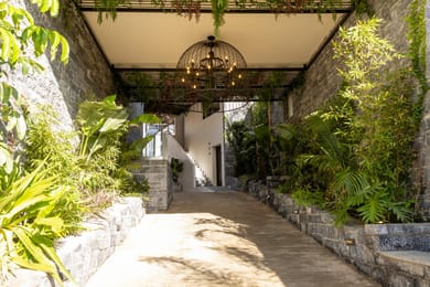 Lazar Lux Suites - Image 6