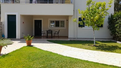 Apartment with Garden View