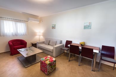 Apartment with Garden View