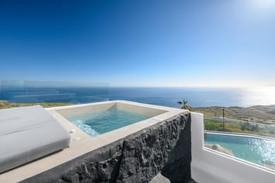 Honeymoon Suite with Outdoor Hot Tub & Sea View