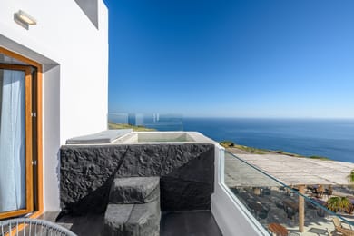 Honeymoon Suite with Outdoor Hot Tub & Sea View