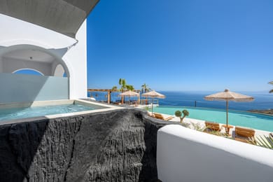 Deluxe Suite with Outdoor Hot Tub & Sea View