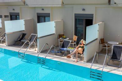 Swim up Room