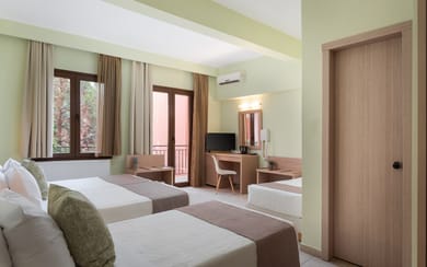 Standard Quadruple Room