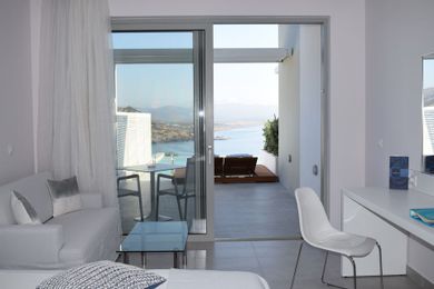 Deluxe Pool Front Sea View
