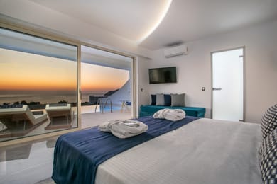 Executive Suite Sea View with Private Pool