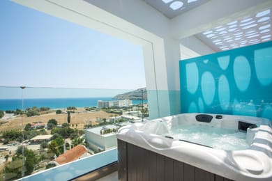 Executive Suite Sea View Upper Floor with Jacuzzi