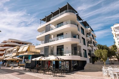 Lion Gate Hotel - Image 4