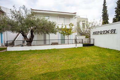 Live In Greece - Image 5