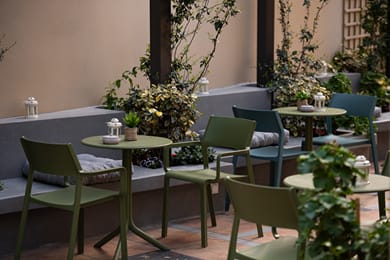 Living Yard Acropolis - Image 7