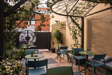 Living Yard Acropolis - Image 3