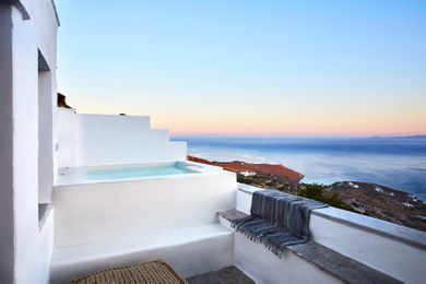 Outdoor Jacuzzi Sea View Suite