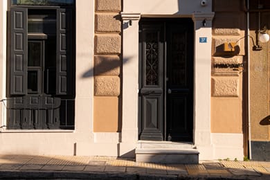 Living Yard Thissio - Image 2