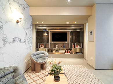 Liv Mackenzie Beach Suites - Image 4