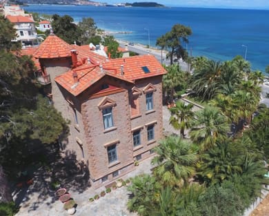 Loriet Hotel - Image 2