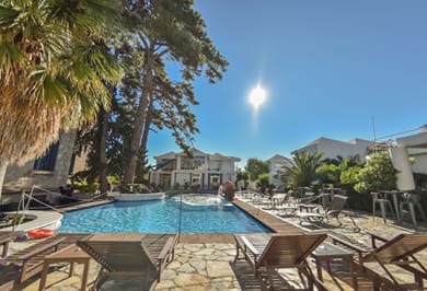 Loriet Hotel - Image 3