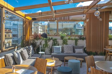 Lotus Center Hotel - Image 4