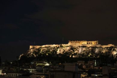 Lotus Center Hotel - Image 6