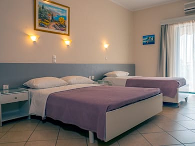 Studio Triple Room Partial Sea View