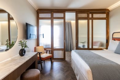 Superior Triple Inland View with sliding doors