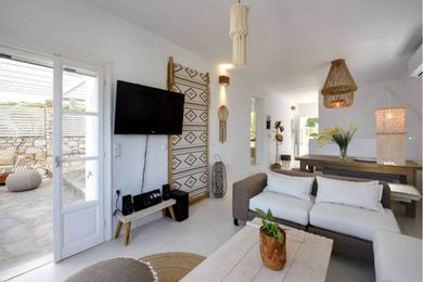 4 Bed | Villa Alphia | Ampelas