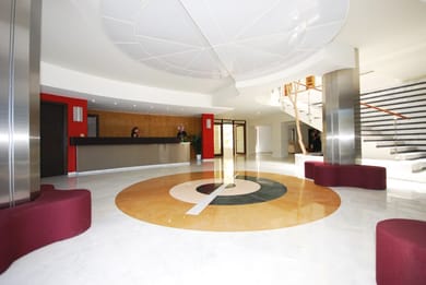 Macaris Suites & Spa - Image 3