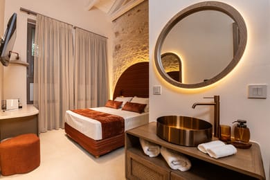 Deluxe Double Room (Rita Hayworth)