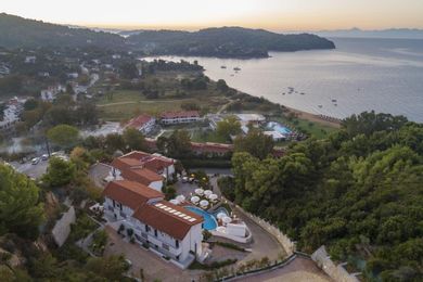 Magic Hotel Skiathos - Image 2