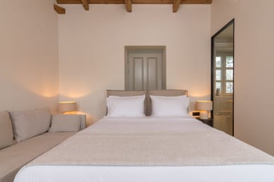 Grand Elegant Trio Room