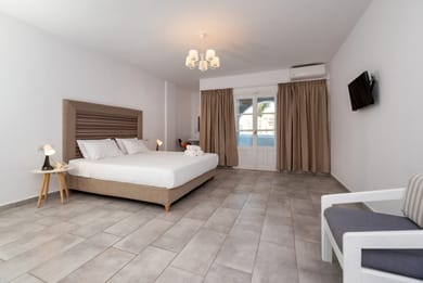 Horizon Room with plunge pool