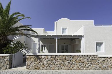 Makris Hotel Santorini - Image 2