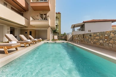 Makris Luxury Rooms - Image 7