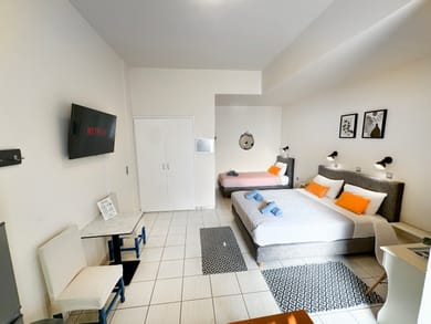 Apartment with Mountain View