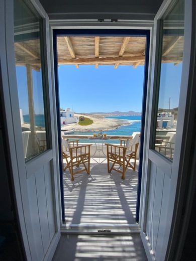 Manolis & Filio Home By The Sea Milos - Image 4