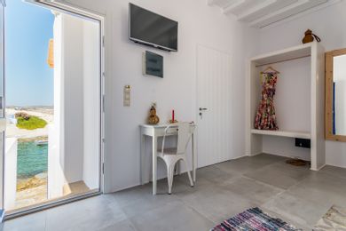 Manolis & Filio Home By The Sea Milos - Image 6