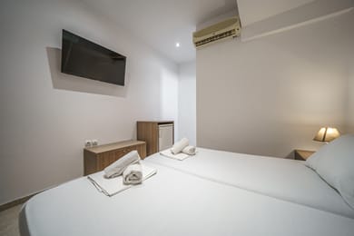 Manias Seaview Apartments - Image 4