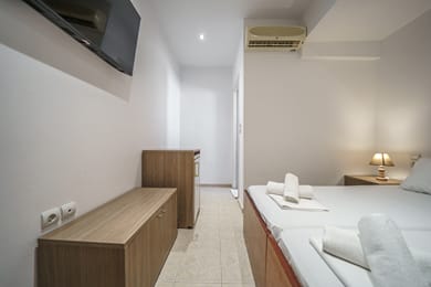 Manias Seaview Apartments - Image 7