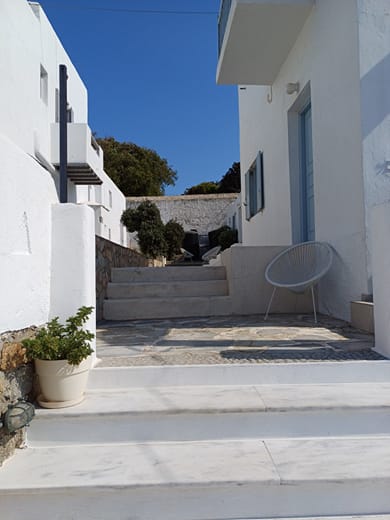 Manos Rooms - Image 7