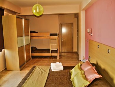 Family Room Bunk Bed with Mountain View