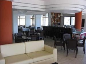 Maranton Beach Hotel - Image 4