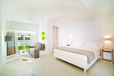 Marathon Suite Pool View