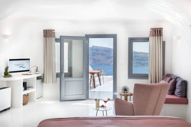 Cave Suite with outdoor heated Infinity plunge pool