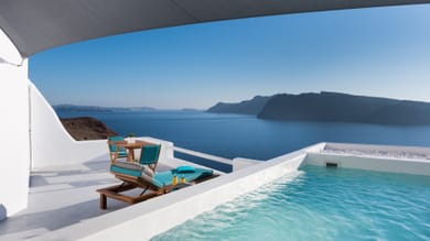 Deluxe Suite with outdoor heated plunge pool with jets