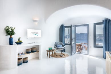 Honeymoon Suite with outdoor heated plunge pool with jets
